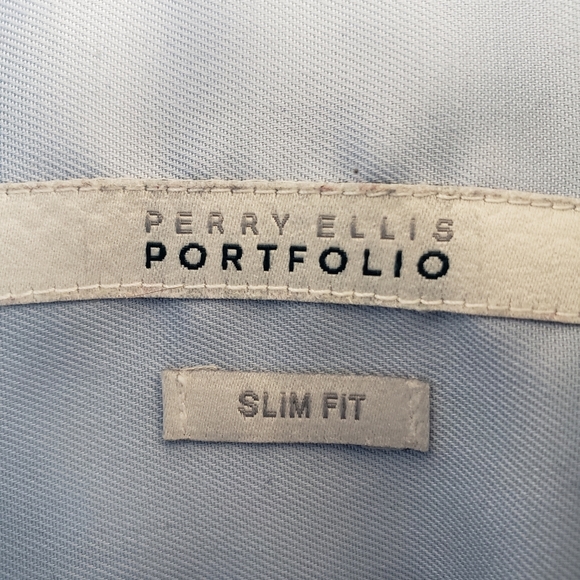 Perry Ellis Portfolio Solid Slim Fit Dress Shirt - Picture 4 of 5